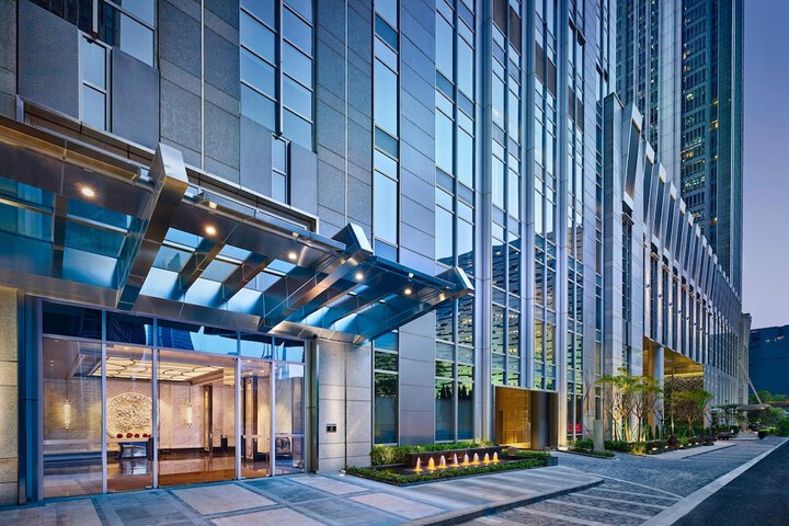Hotel 100 of 104
