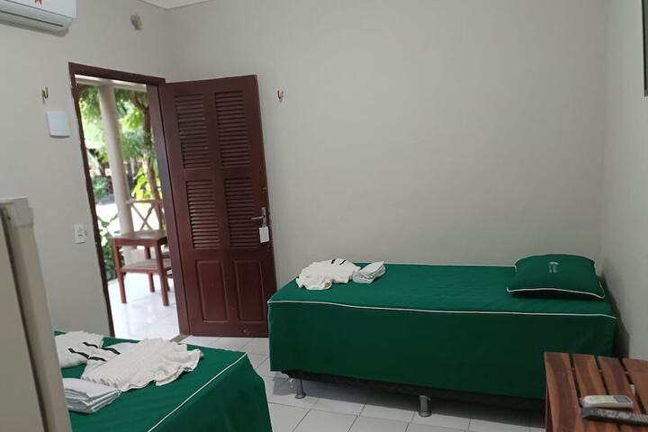 Room 43 of 183