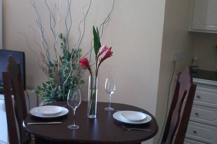 Room 4 of 9
