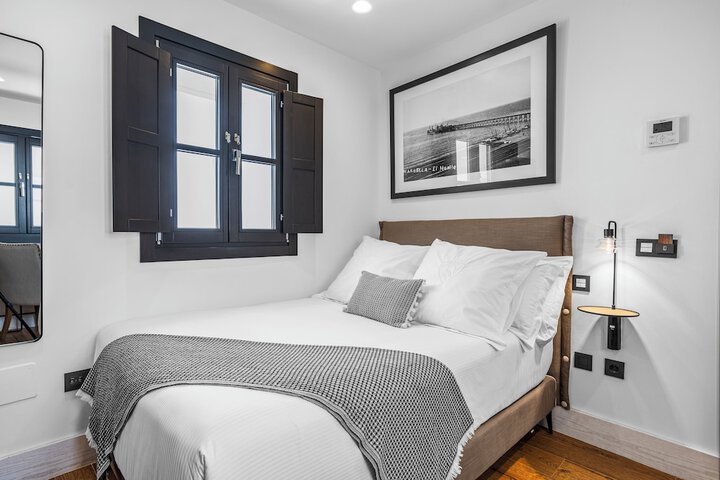 Room 12 of 26