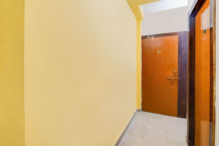 Ballroom/Hall 25 of 33