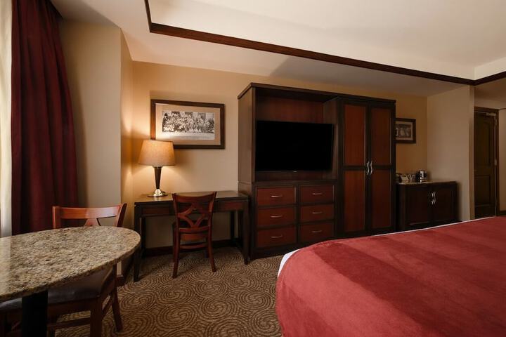 Room 3 of 42