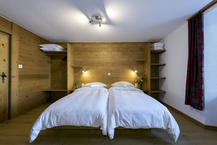 Room 6 of 56
