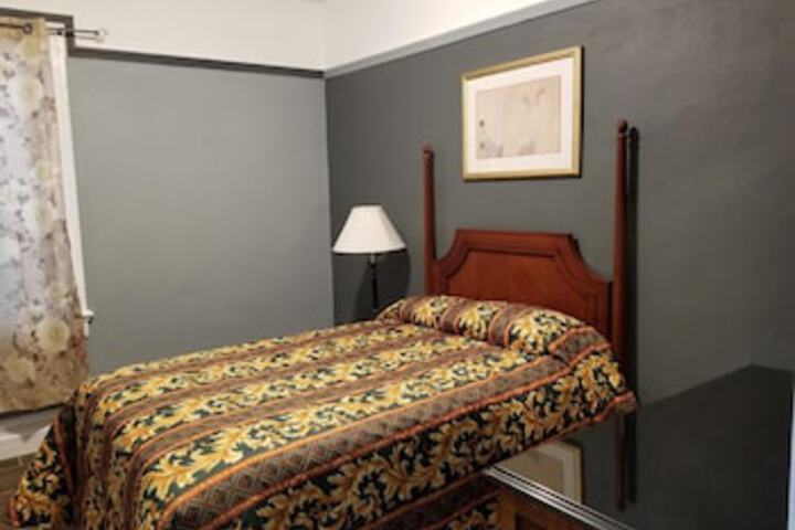 Room 28 of 129