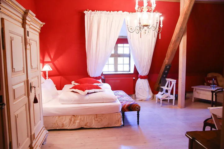 Room 2 of 12