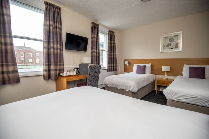 Room 4 of 36