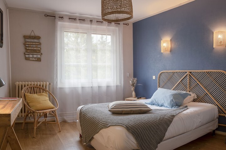 Room 6 of 23