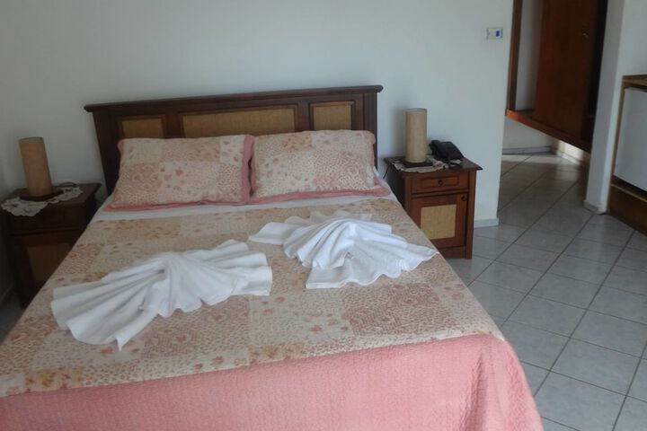 Room 5 of 48