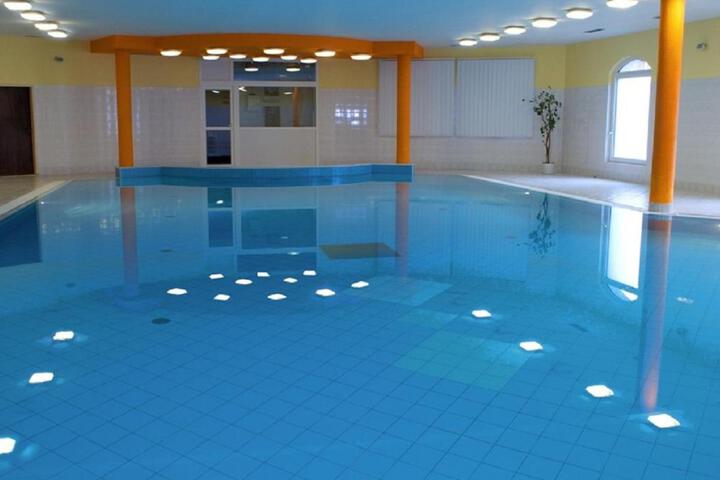 Pool 29 of 64