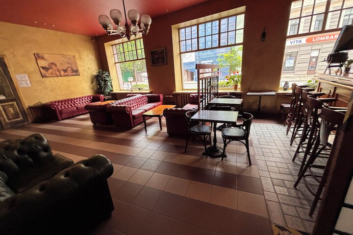 Entrance & Lobby