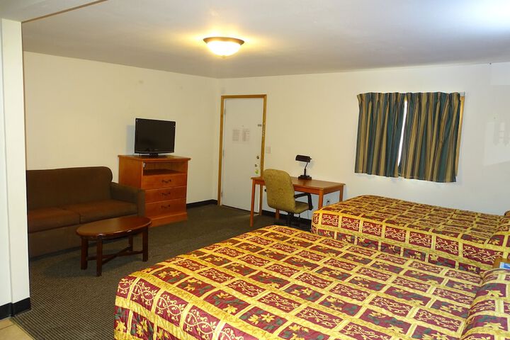 1 Queen Bed (20 of 23)