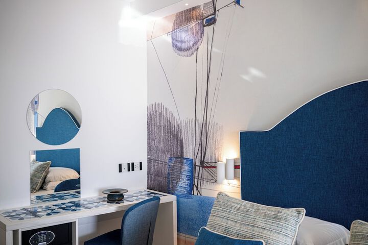 Room 22 of 375