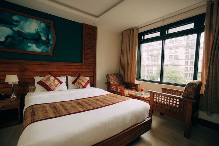 Room 42 of 157