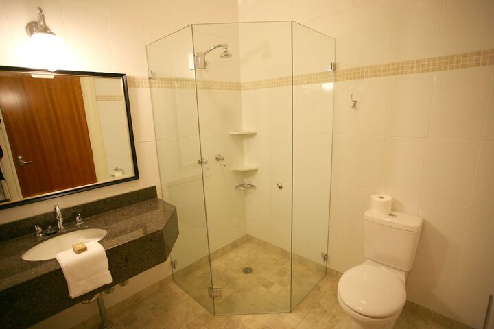 Room 17 of 32