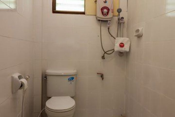 Room 3 of 65