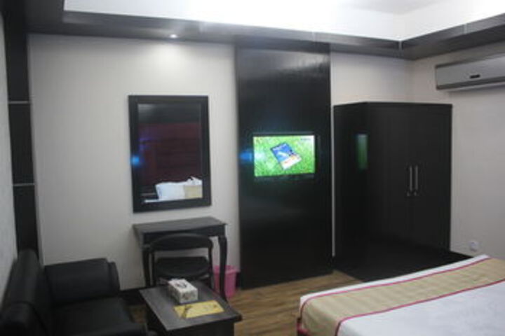 Room 16 of 57