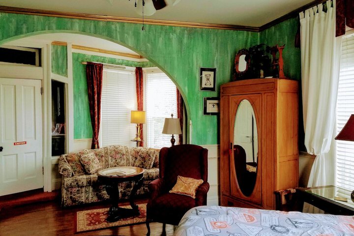 Room 16 of 53