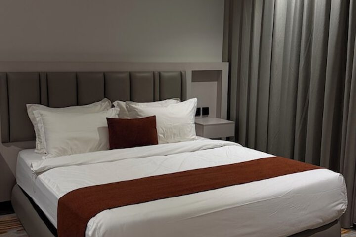 Room 8 of 29