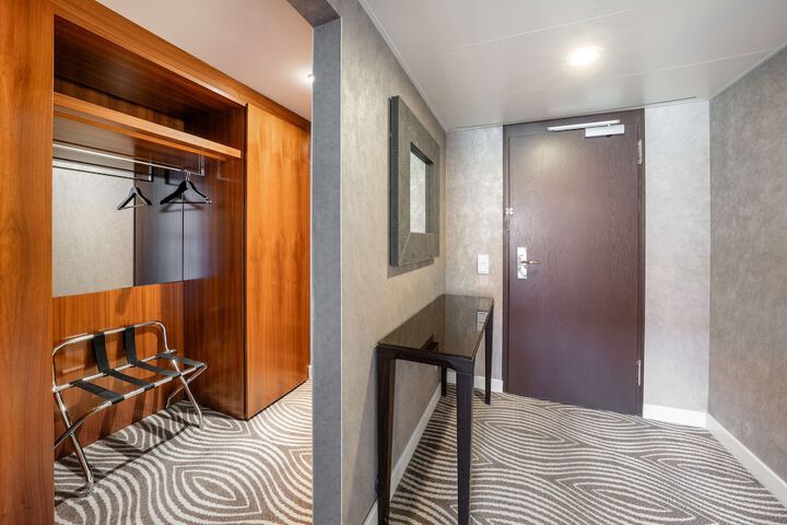 Room 44 of 201