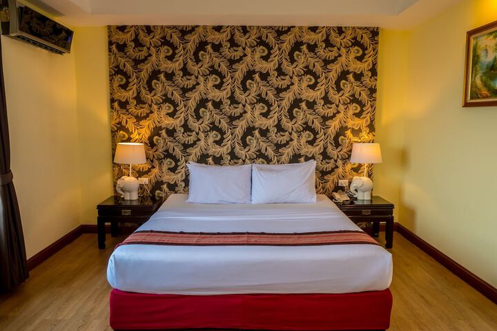 Room 4 of 26