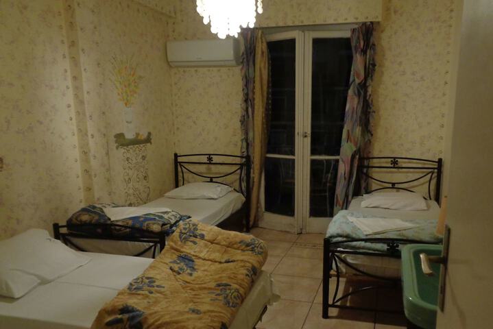Room 10 of 21