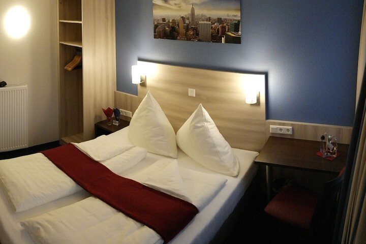 Room 14 of 40