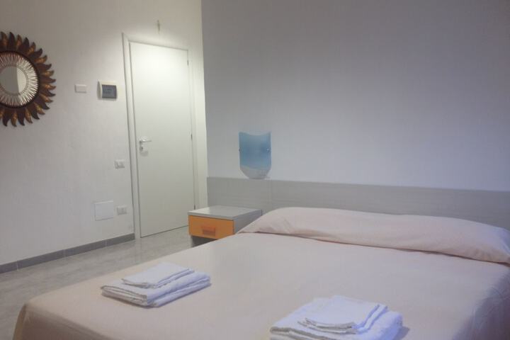 Room 15 of 32