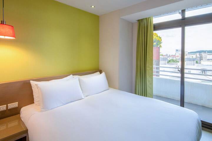Room 17 of 120