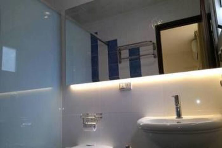 Room 3 of 26