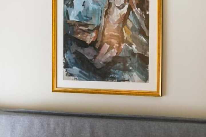 Room 4 of 17