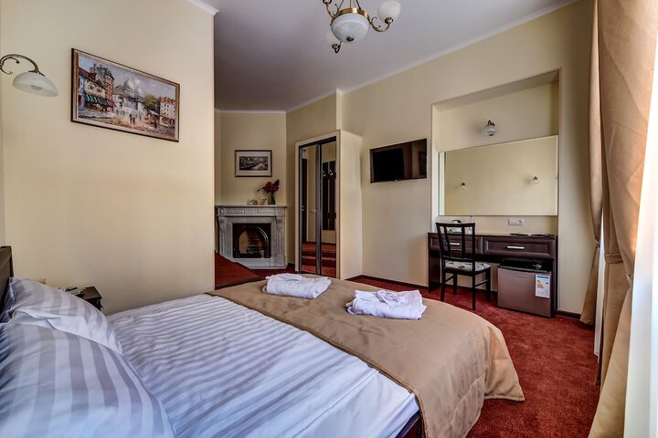 Room 13 of 66