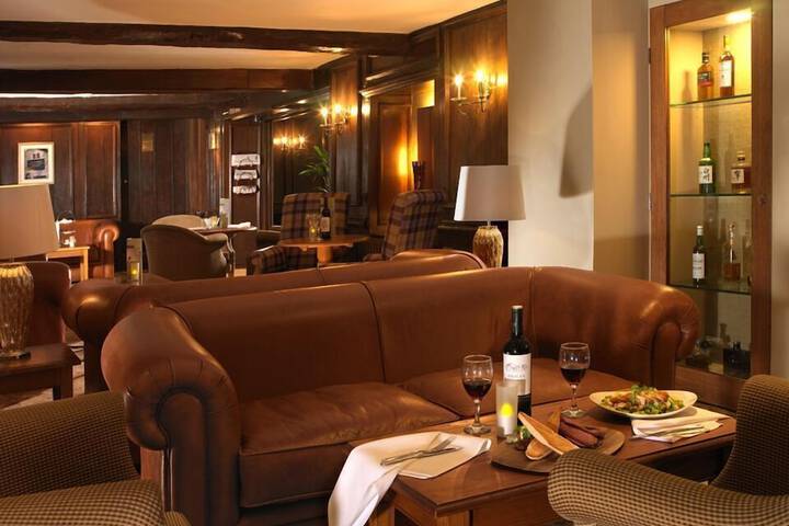 Lounge 40 of 51
