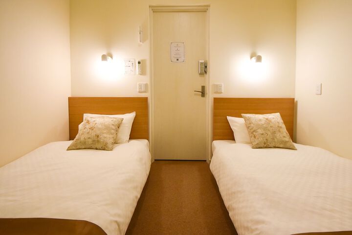 Room 17 of 97