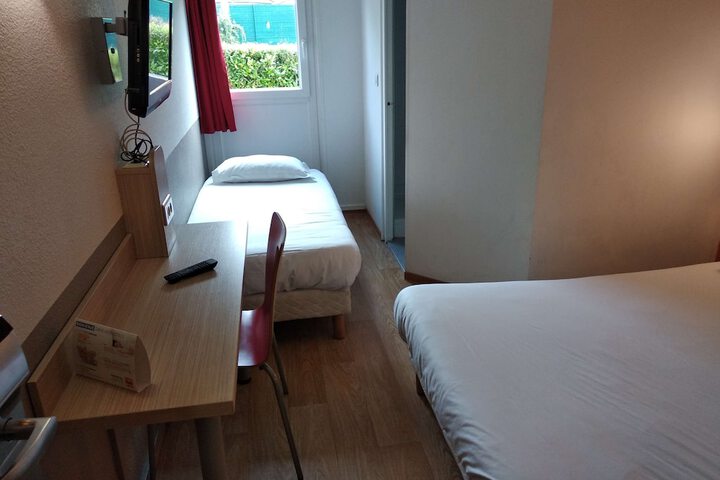 Room 18 of 48