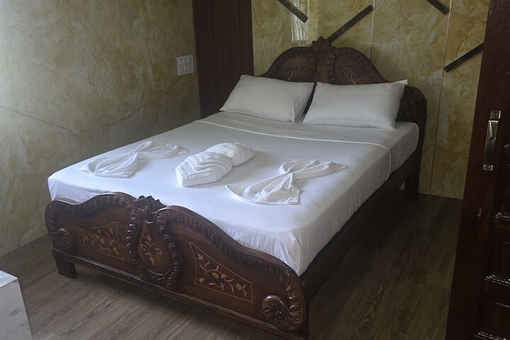 Room 12 of 60
