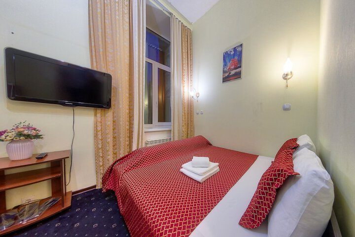 Room 5 of 48