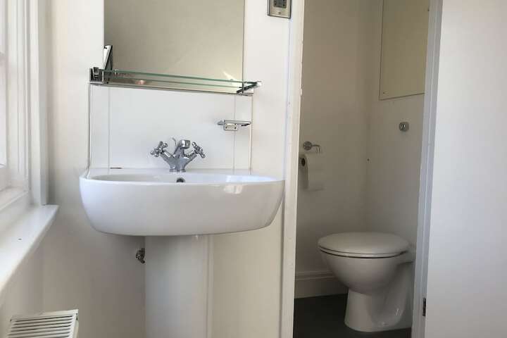 Room 12 of 95