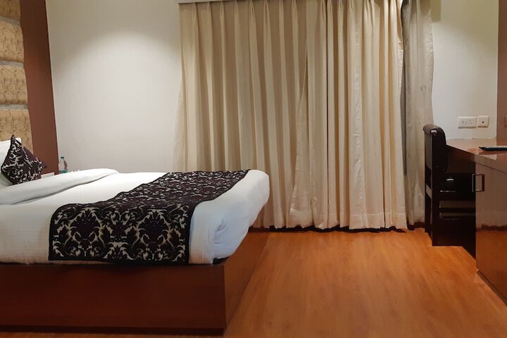 Room 12 of 23
