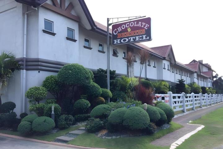 Chocolate and Berries Hotel