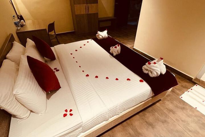 Room 27 of 96