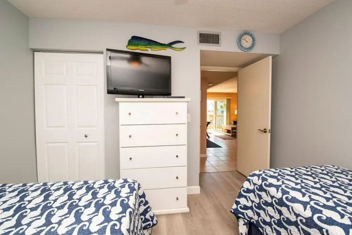 Room 2 of 19