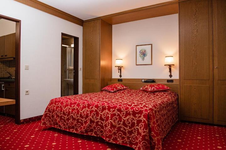 Room 29 of 65