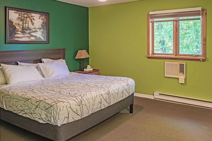 1 King Bed (14 of 21)
