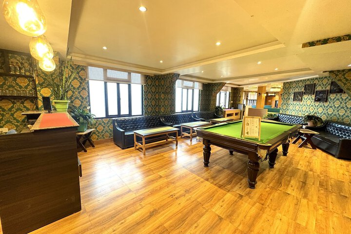 Room 3 of 8