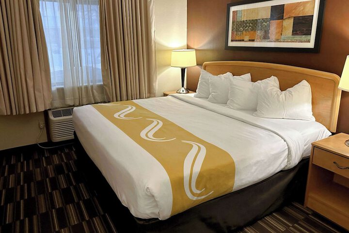 1 King Bed Suite (12 of 21)