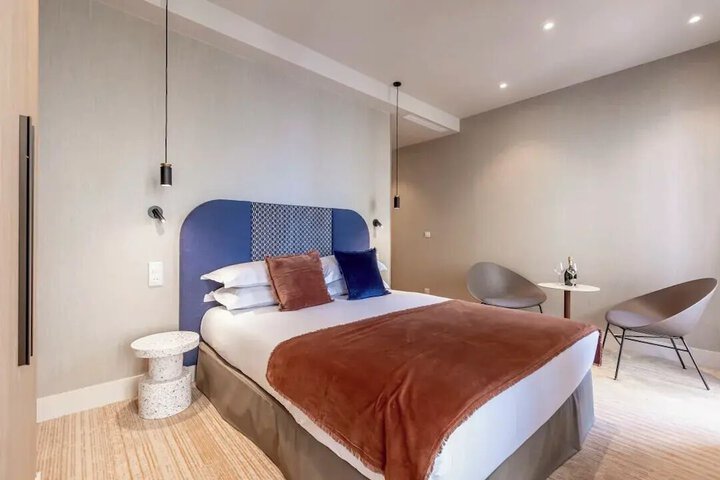 Room 6 of 39