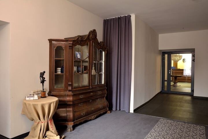 Guest Lobby