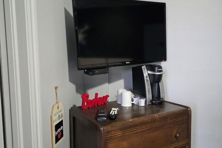Room 22 of 37