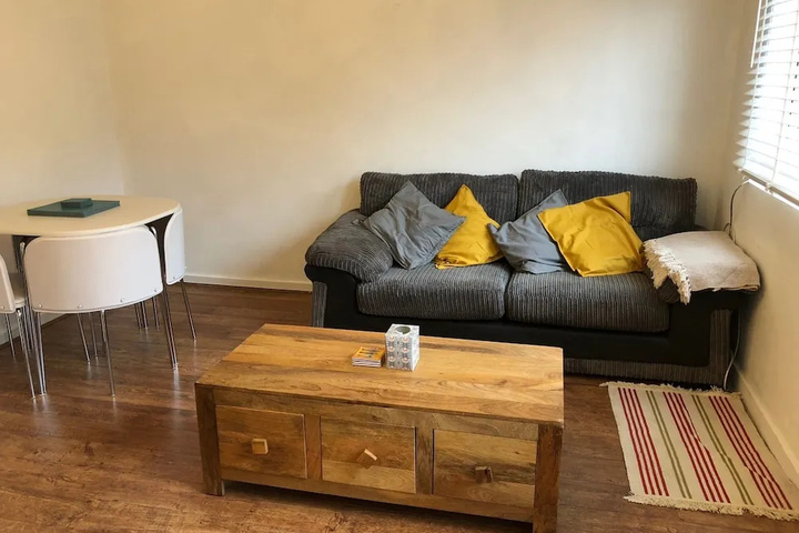 Room 5 of 14