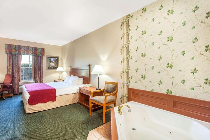1 King Bed (13 of 30)